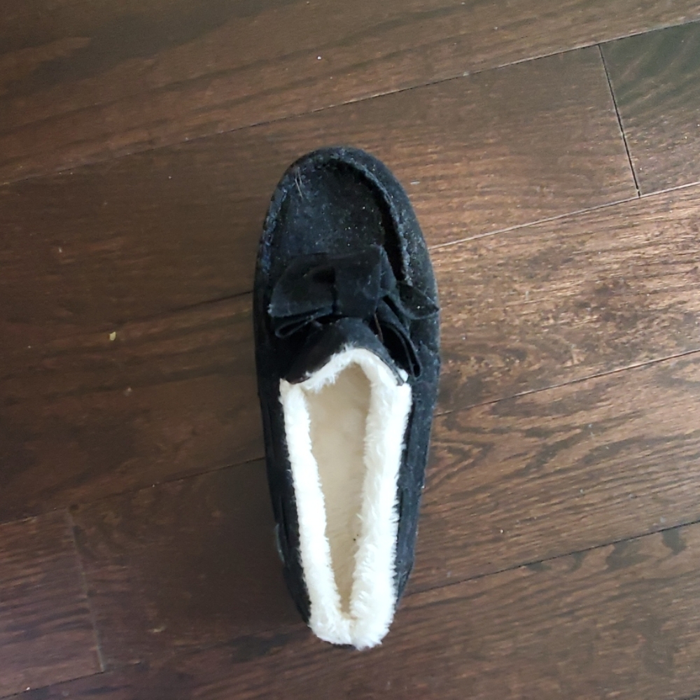 BLACK SHOES *NEGOTIABLE